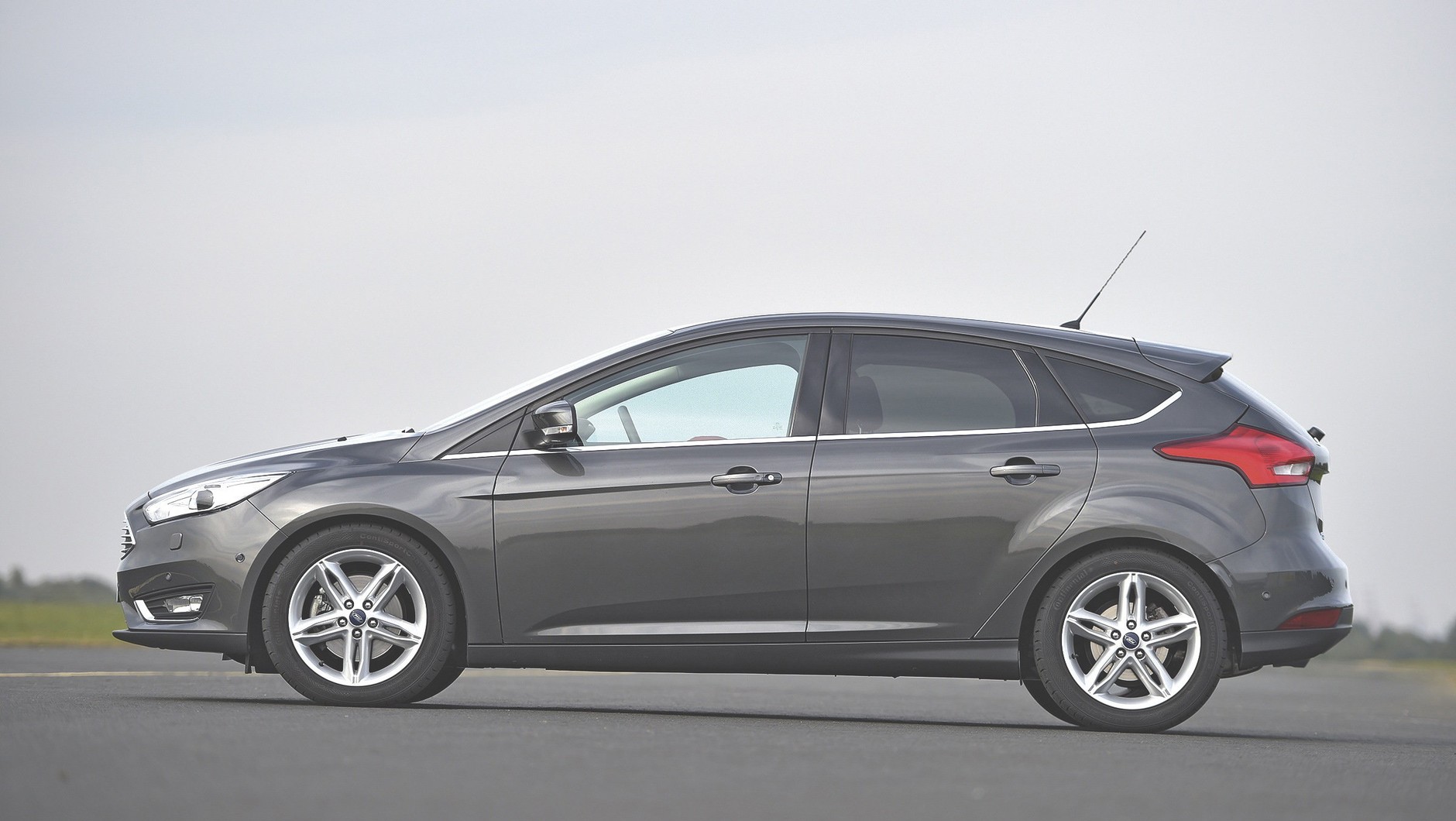 Porównanie - nowa Astra kontra reszta świata: Ford Focus, Hyundai i30, Kia cee'd, Peugeot 308 i VW Golf - spalanie, opinie, dane techniczne