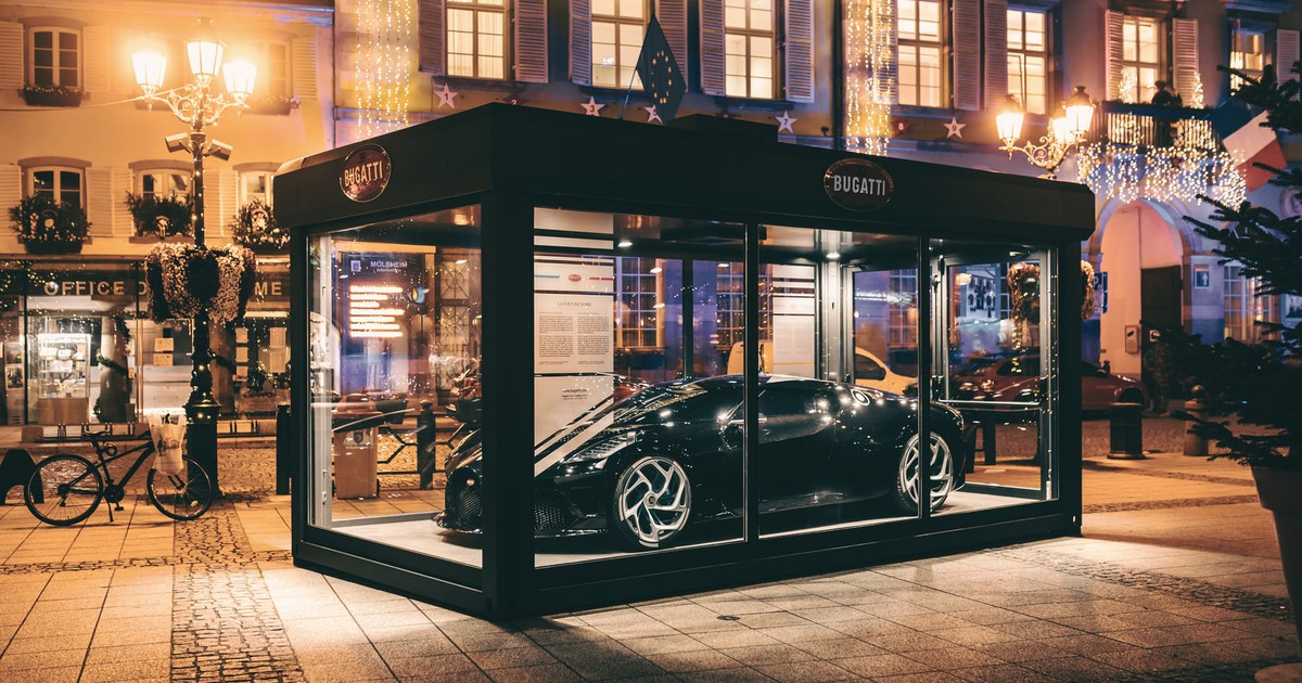 Bugatti La Voiture Noire w Molsheim