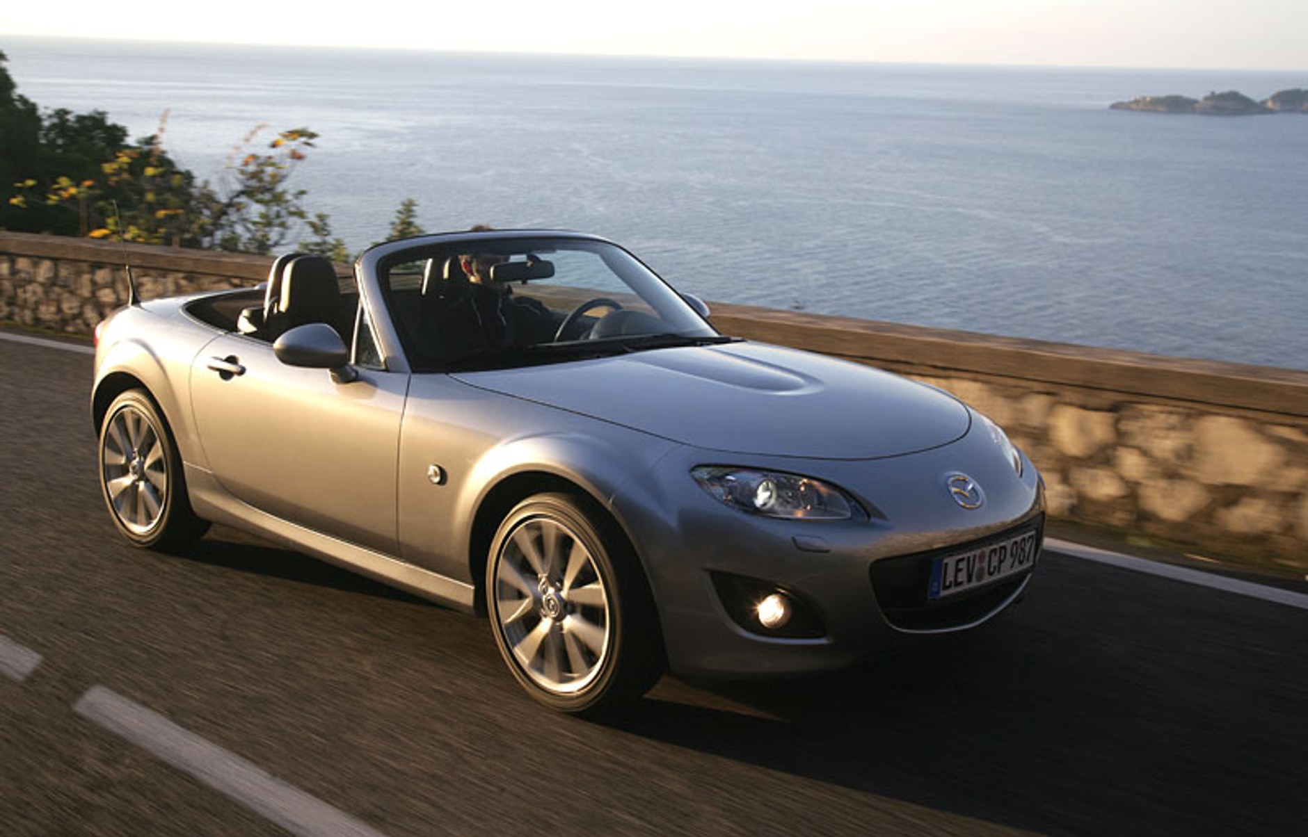 Mazda MX-5 Roadster Coupé: przyjemność przez 365 dni w roku