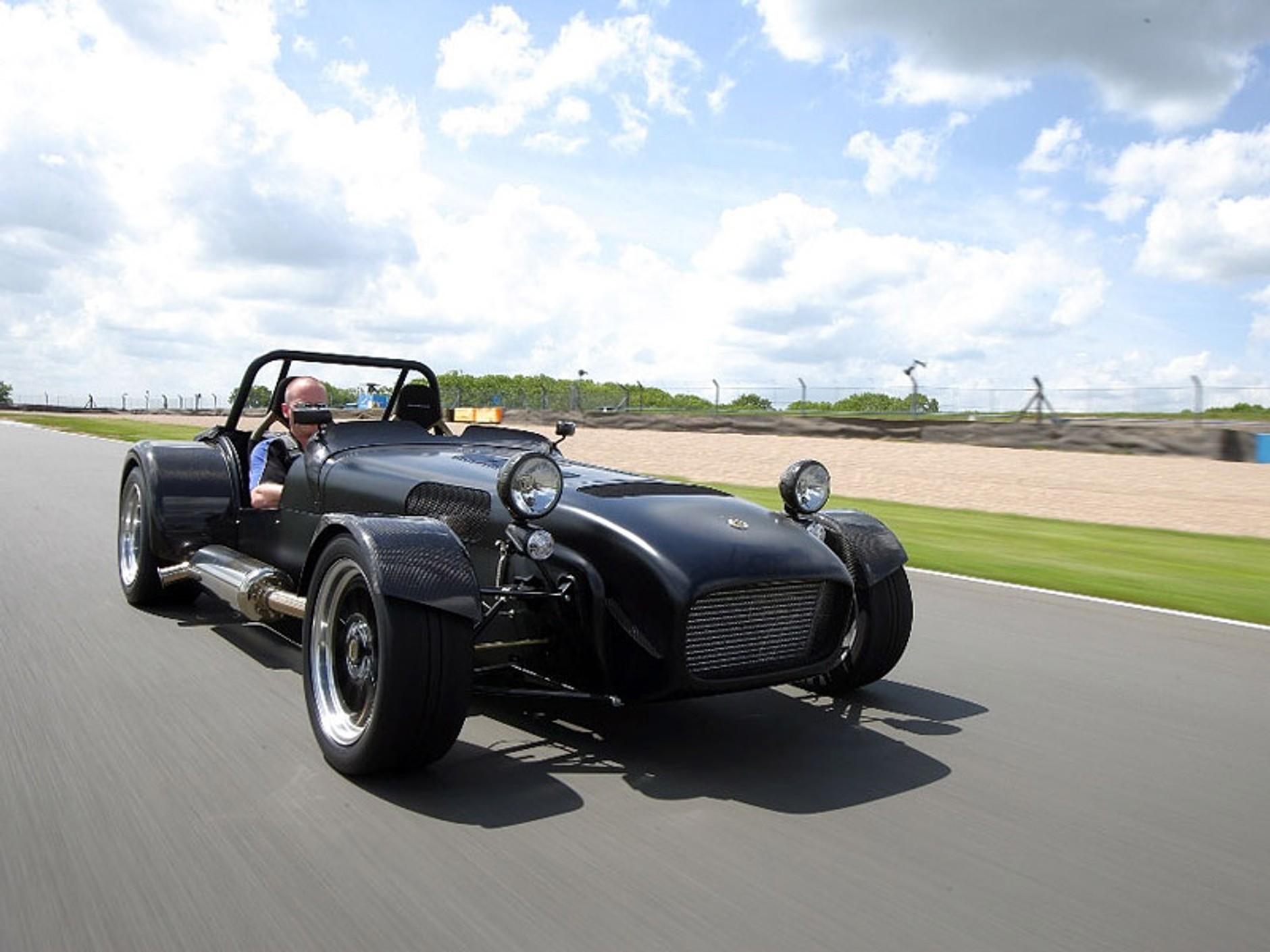 Caterham X330 Concept: najmocniejsza siódemka