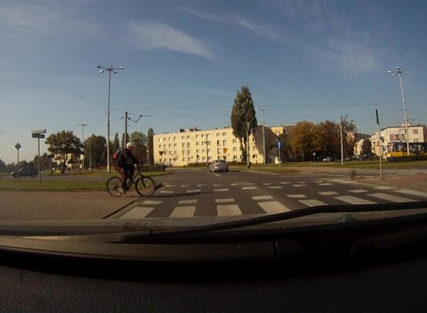 Kolizja z rowerem na przejeździe dla rowerów. Zawsze winny jest kierowca samochodu?