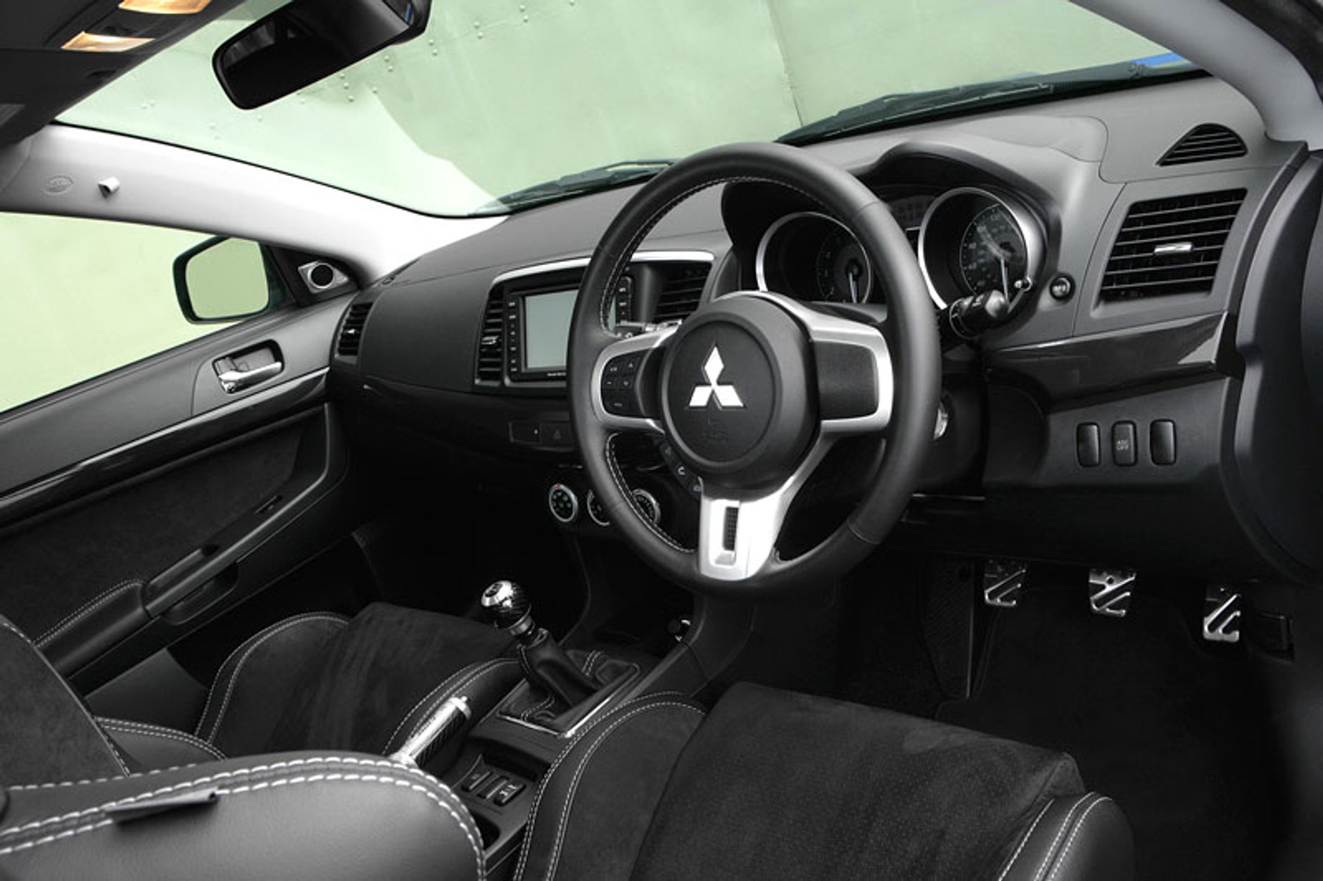 Mitsubishi Lancer Evo X FQ-400: fotogaleria