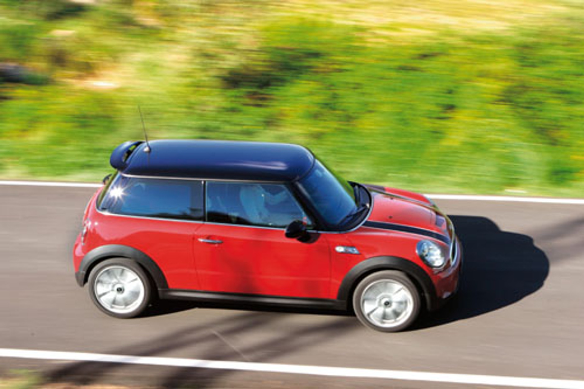 Mini Cooper S - Różni się silnikiem