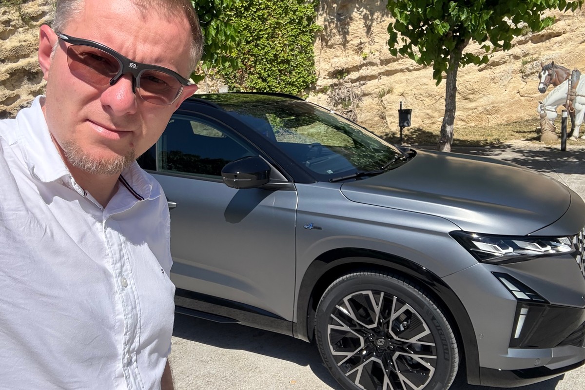 Oto nowa wersja hybrydowego, kompaktowego SUV-a Renault. Europejska marka przechodzi rewolucję i chce wykurzyć chińskie SUV-y