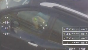 Kierowca nie wiedział, że leci nad nim policyjny helikopter. Operator nie mógł uwierzyć