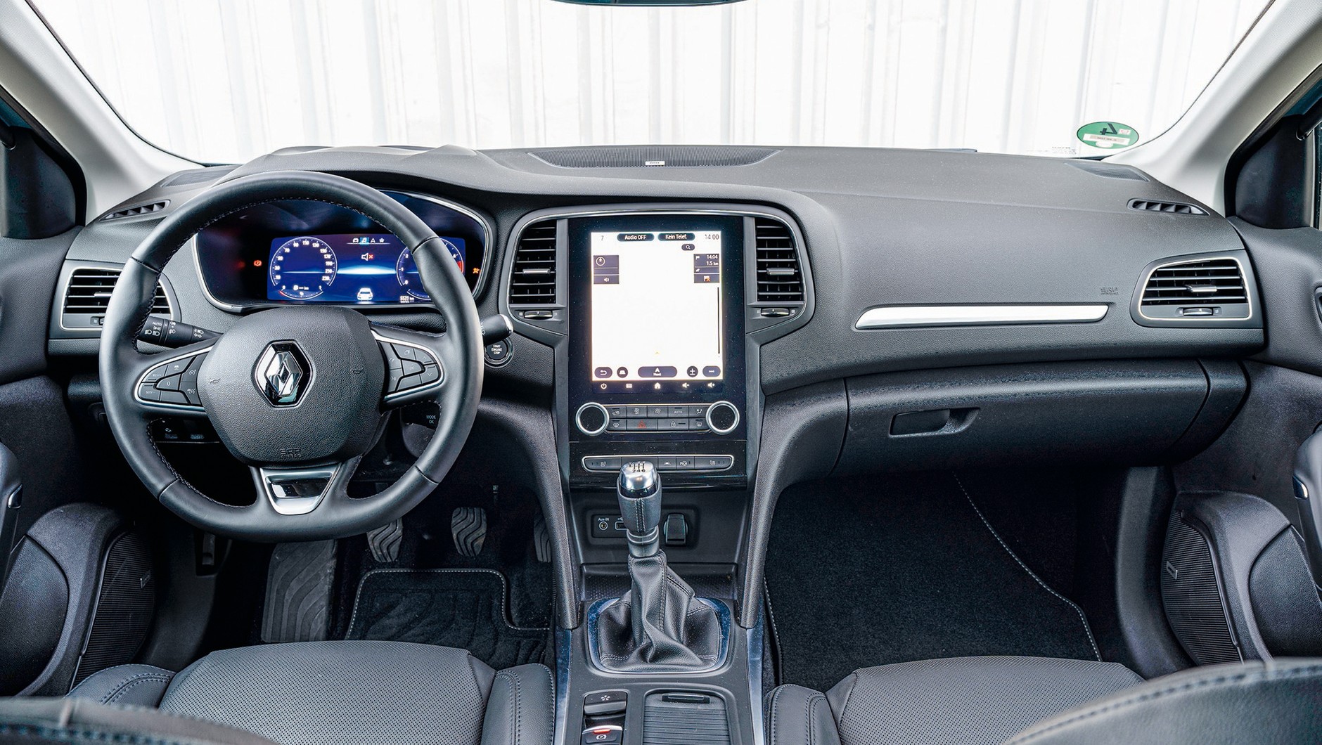 Renault Megane 1.3 TCe - kokpit