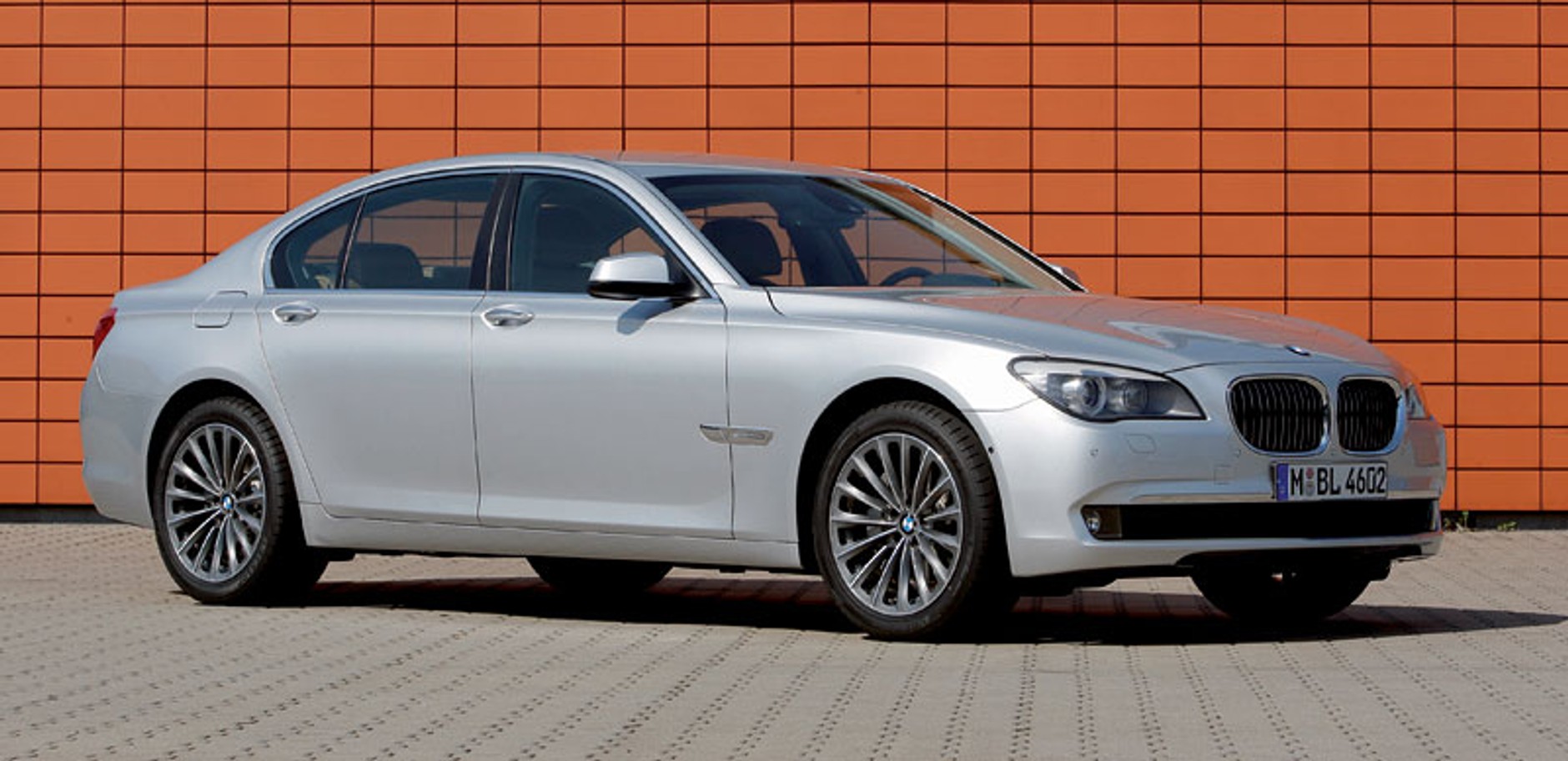 Genewa 2009: premiera BMW 730Ld - komfort i niskie spalanie