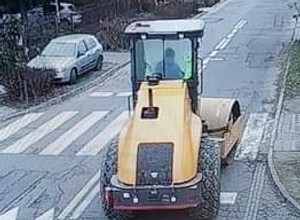 Wjechał takim pojazdem na osiedlową drogę. Straż miejska ruszyła śladem zniszczeń