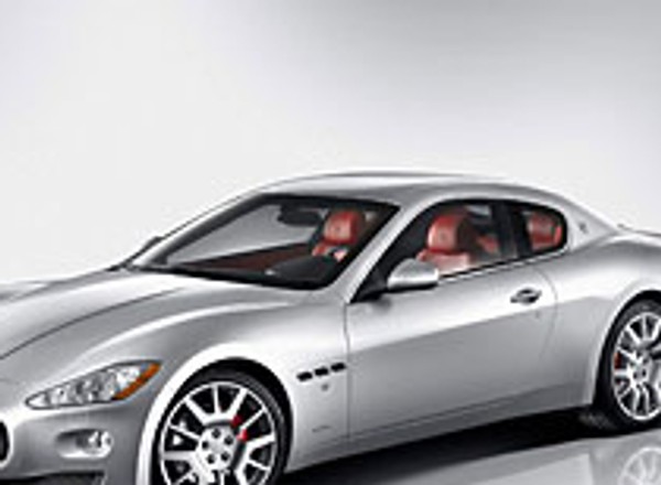 Nowe Maserati Coupé: pierwsze zdjęcia + tapety