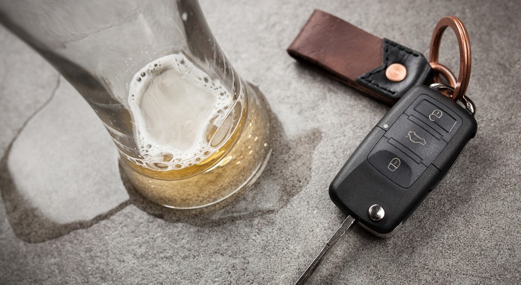 Wypiłem jedno piwo – mogę jechać? Niekoniecznie – zależy, jak długotrwało picie tego piwa, zależy też od paru innych okoliczności