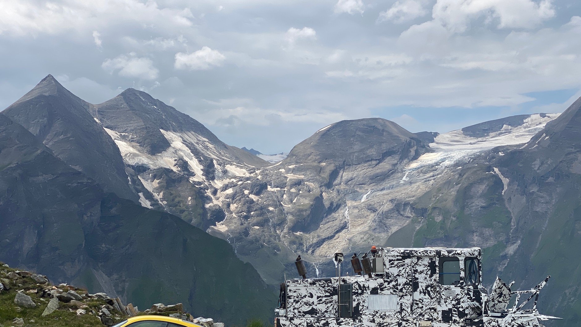 Porsche 718 Cayman T (982c) – podróż w Alpy