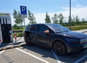 Nowy podatek od samochodów elektrycznych. Władze chcą załatać dziurę w budżecie