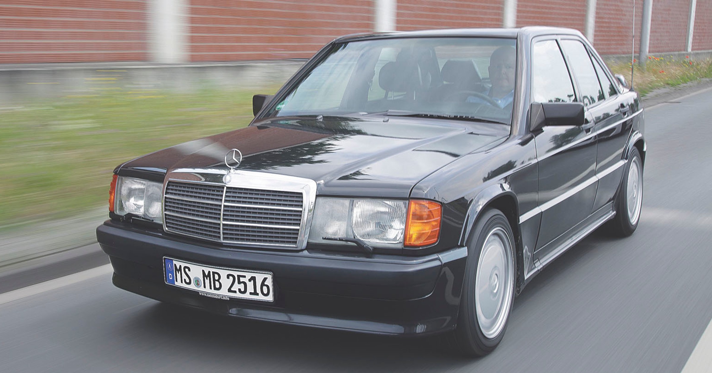 Mercedes 190 E 2.5-16 - Baby-Benz dojrzał dzięki 16V