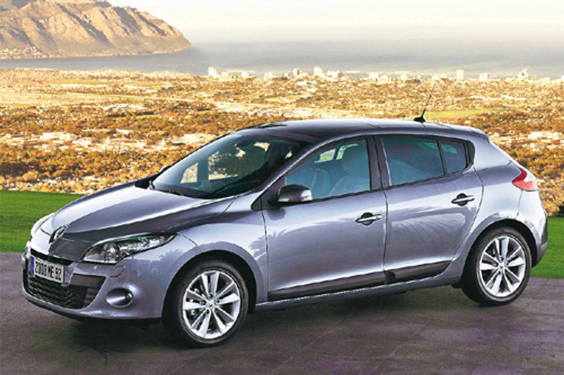 Renault Megane III - Mniej rewolucyjny, bardziej okrągły