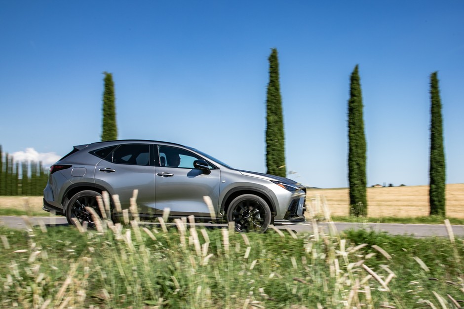 Lexus NX 450h+