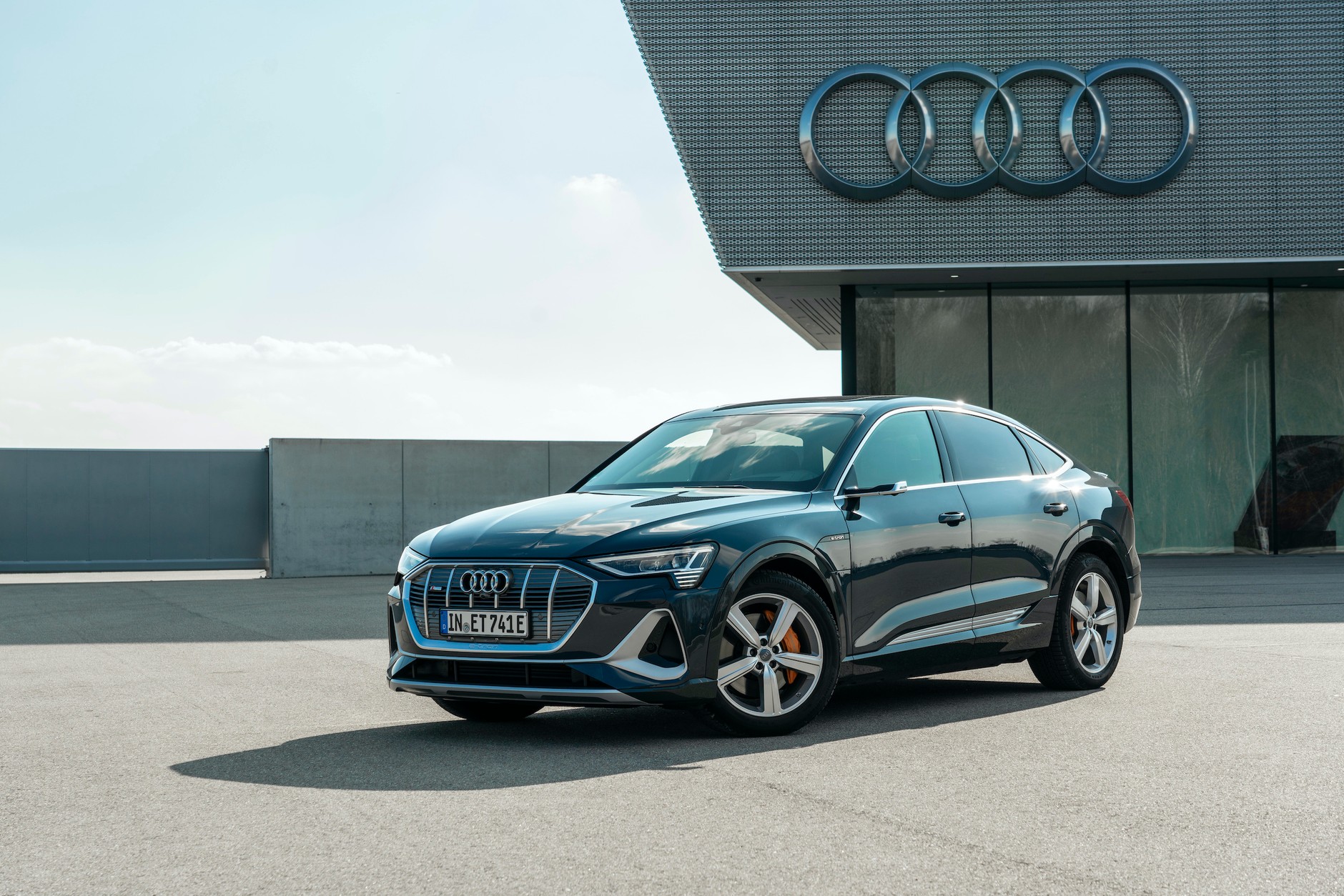 Audi e-tron – cztery koła pod napięciem