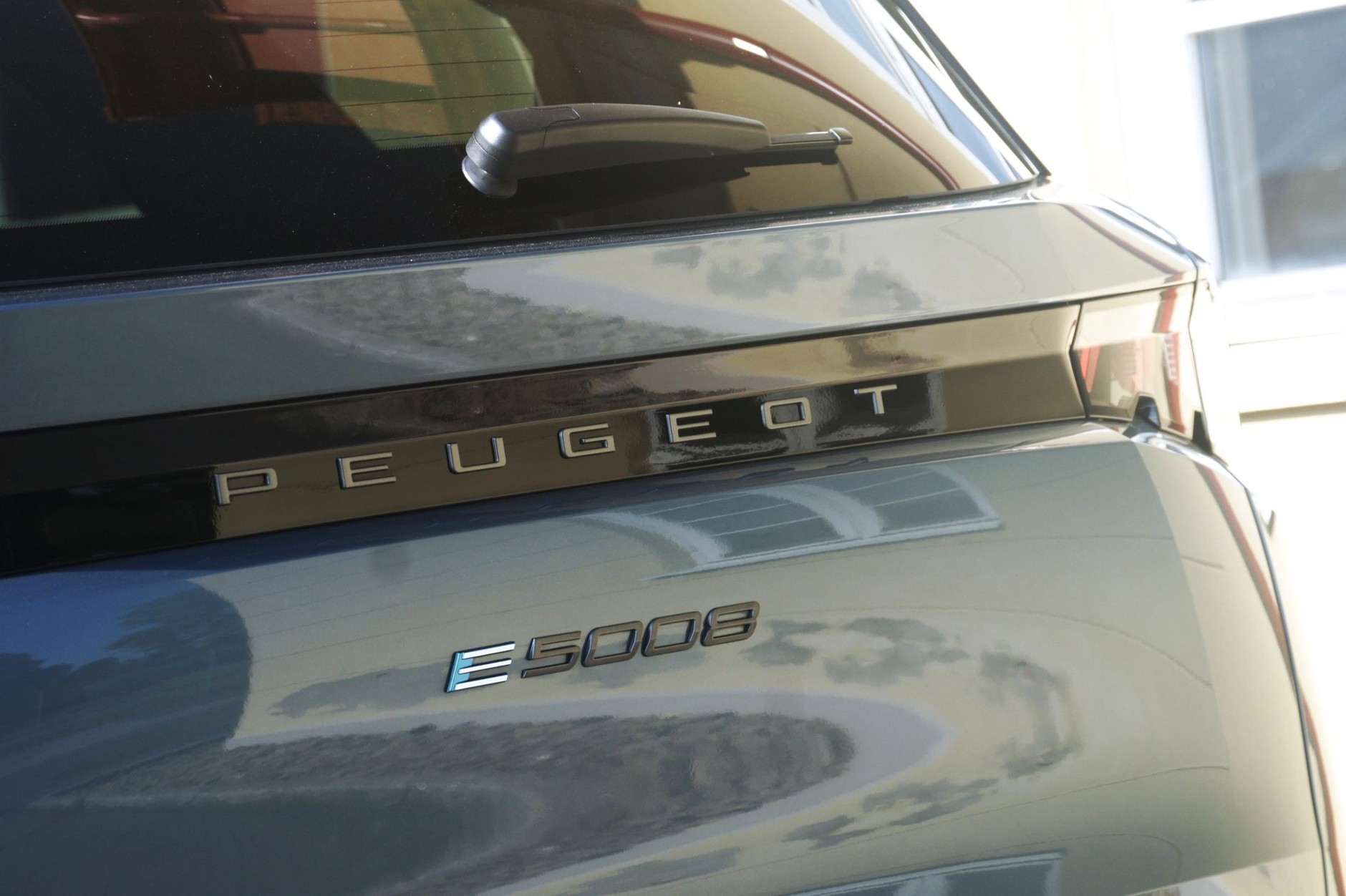 Peugeot E-5008 w pierwszym teście