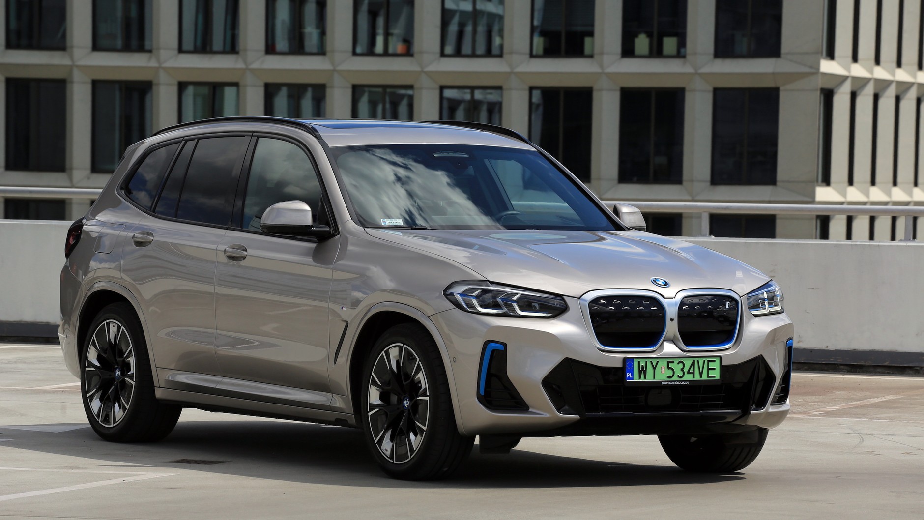 BMW iX3