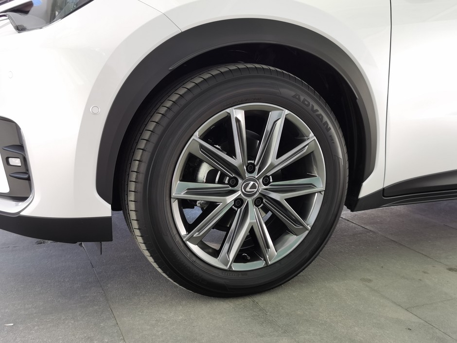 Lexus LBX 2023 – pierwsze jazdy