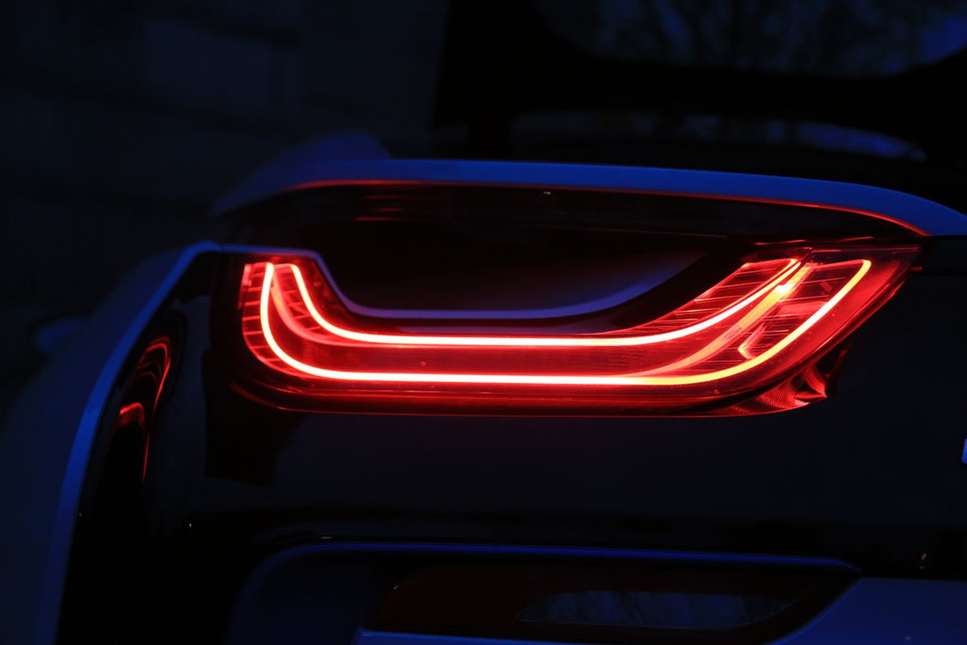 BMW i8 - samochód z piorunującym wrażeniem