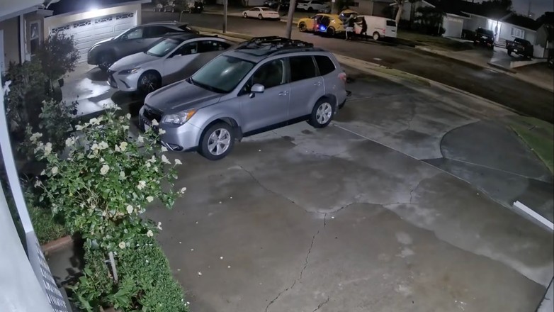 W niecałą minutę złodzieje wycięli z samochodu katalizator