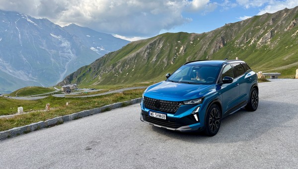 Jak hybrydowe Renault Austral spisało się podczas wyjazdu w Alpy? Nie miało lekko