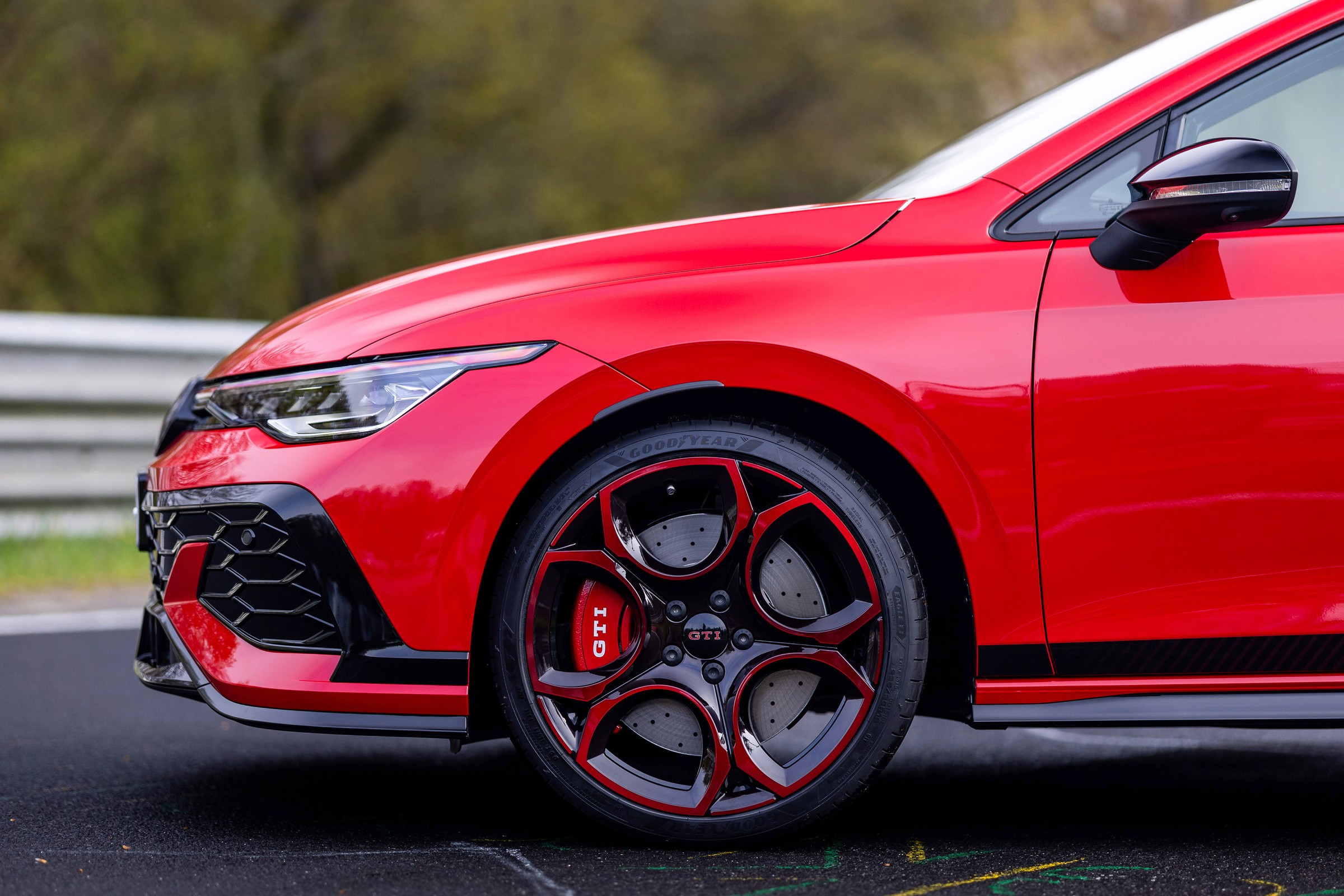 Specjalny Golf GTI rozchwytywany przez Polaków. Volkswagen zwiększa pulę