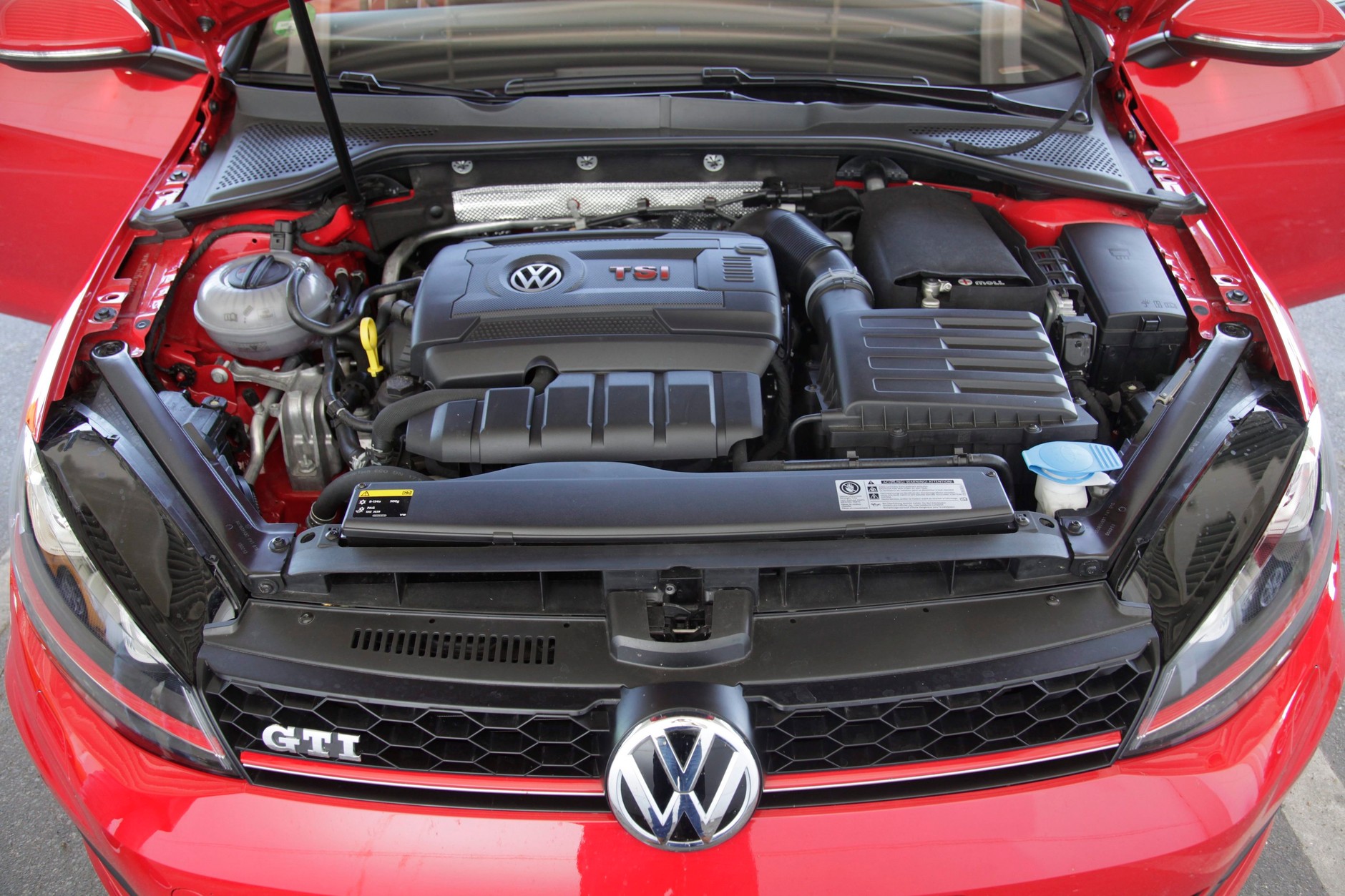 Porównanie: BMW 125i, Ford Focus ST, Mercedes A 250 Sport i VW Golf GTI