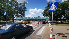 Rowerzysta na przejeździe dla rowerów