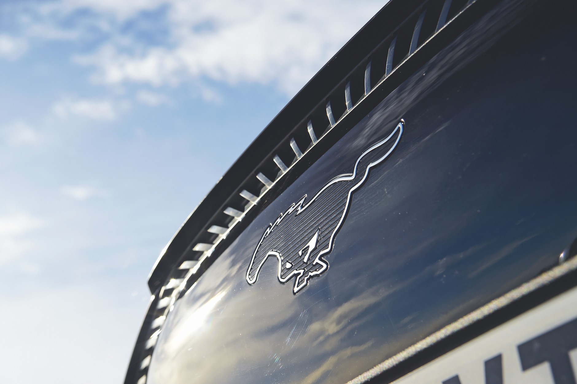 Ford Mustang Mach-E kontra Tesla Model 3