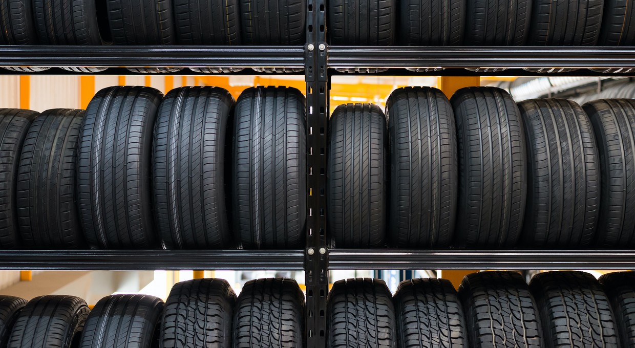 Zapaść na rynku nowych samochodów, a wśród producentów opon żniwa! Rekordowy kwartał