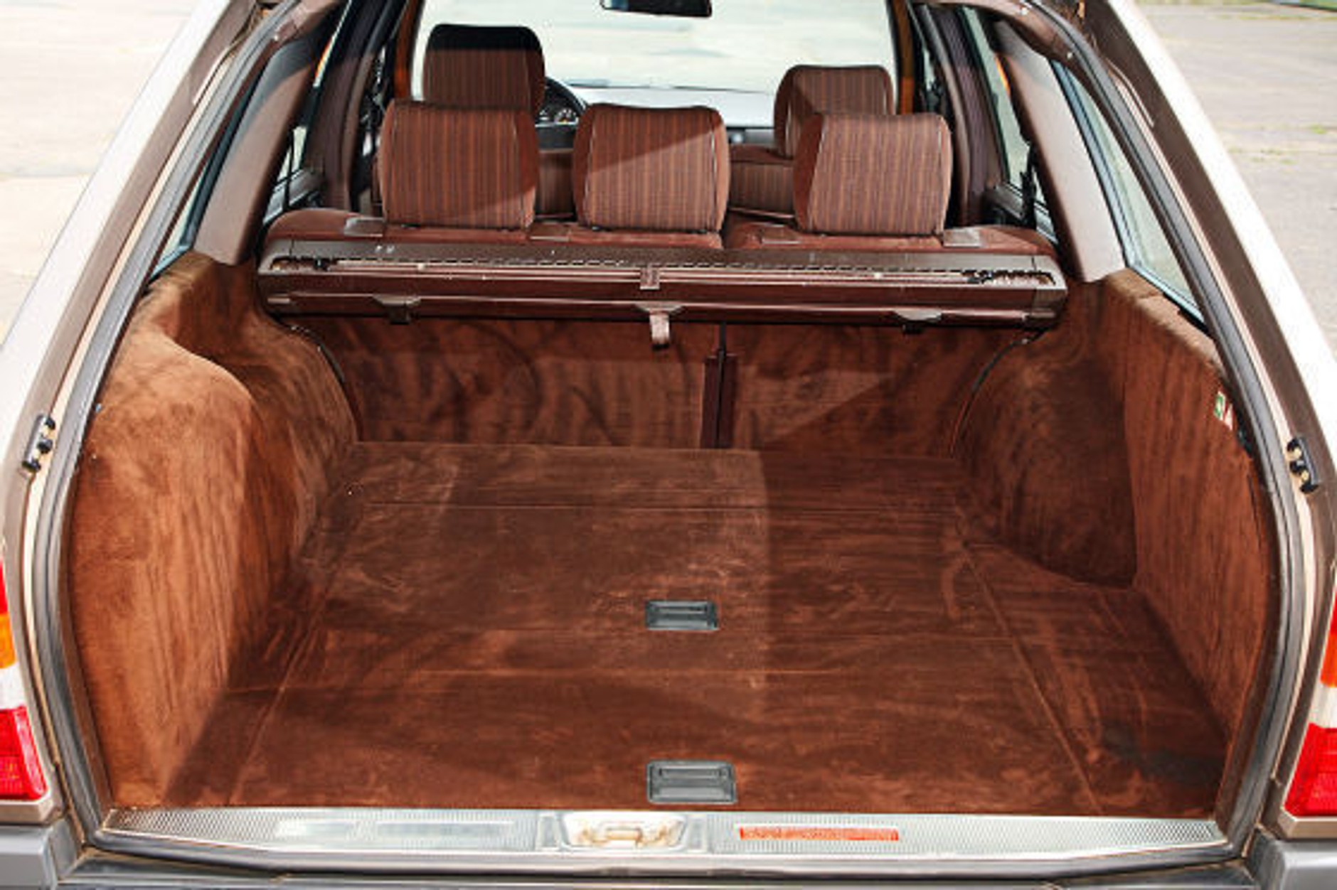 Mercedes W124,Opel Omega i Volvo 240: kombi marzeń sprzed lat!