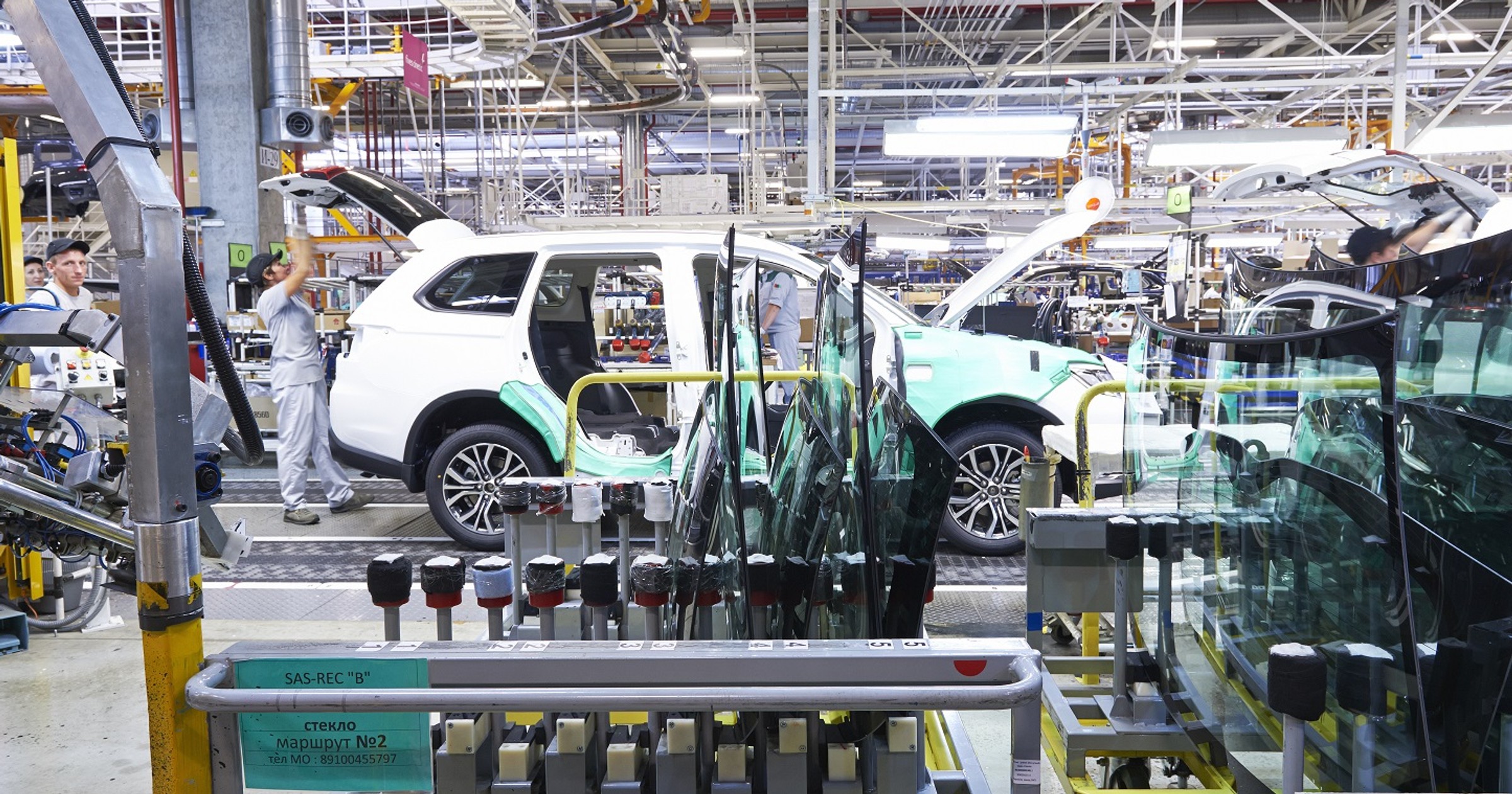 Mitsubishi Outlander na linii produkcyjnej w fabryce w Rosji