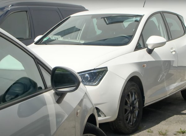 Kara za parkowanie aut na własnej posesji. Czy to możliwe?