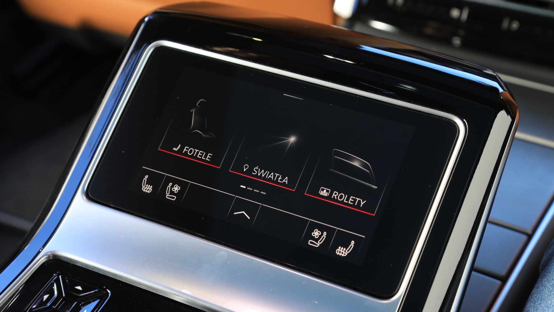 Audi A8 L 60 TFSI (2022 r.; D5)