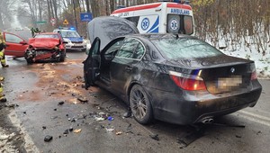 Pijany kierowca BMW jechał lewym pasem drogi. Doprowadził do tragedii