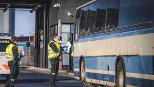 Rosjanie uciekają z kraju. Korki na granicy rosną