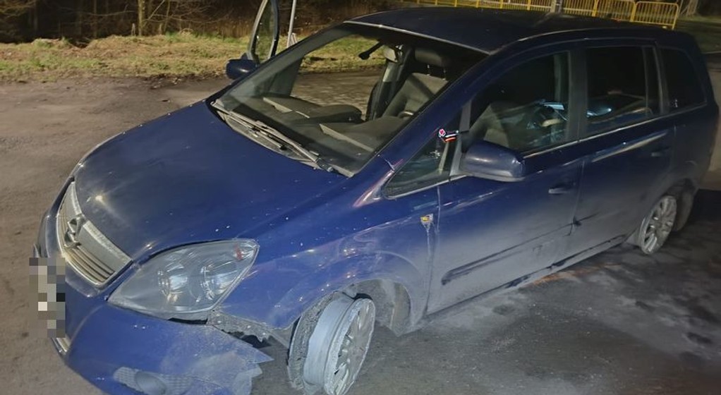 Pijana kierująca miała niemal 3 promile i jechała na samych felgach