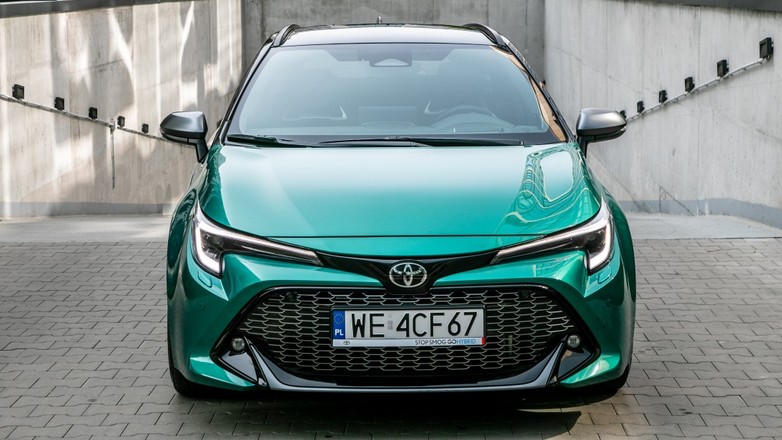 Toyota Corolla 2.0 Hybrid TS Kombi Super Green