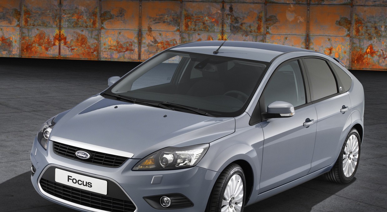 Chromowany Ford Focus - modny i elegancki