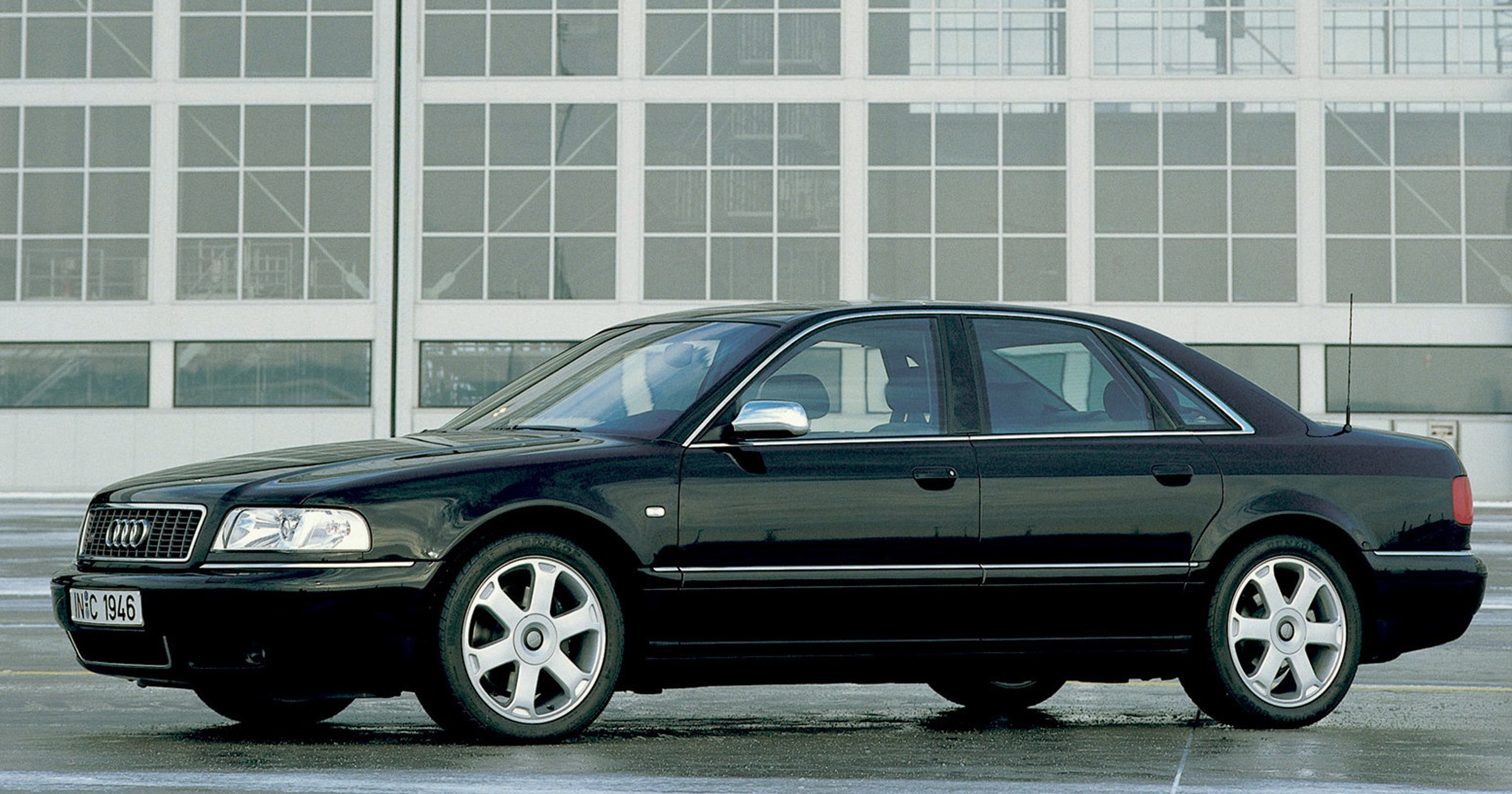 Jak się zmieniało Audi A8 - galeria wszystkich generacji
