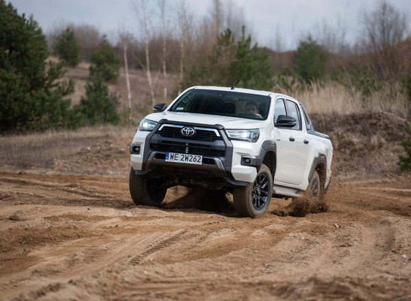 Toyota Hilux – sprawdzamy w terenie nową odsłonę pikapa