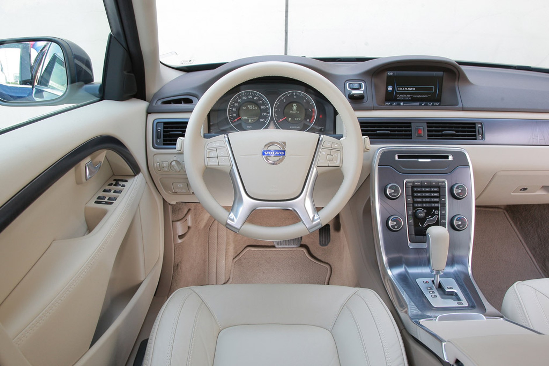 Test Volvo XC70 D3 Ocean Race: czy warto kupić przednionapędową wersję?