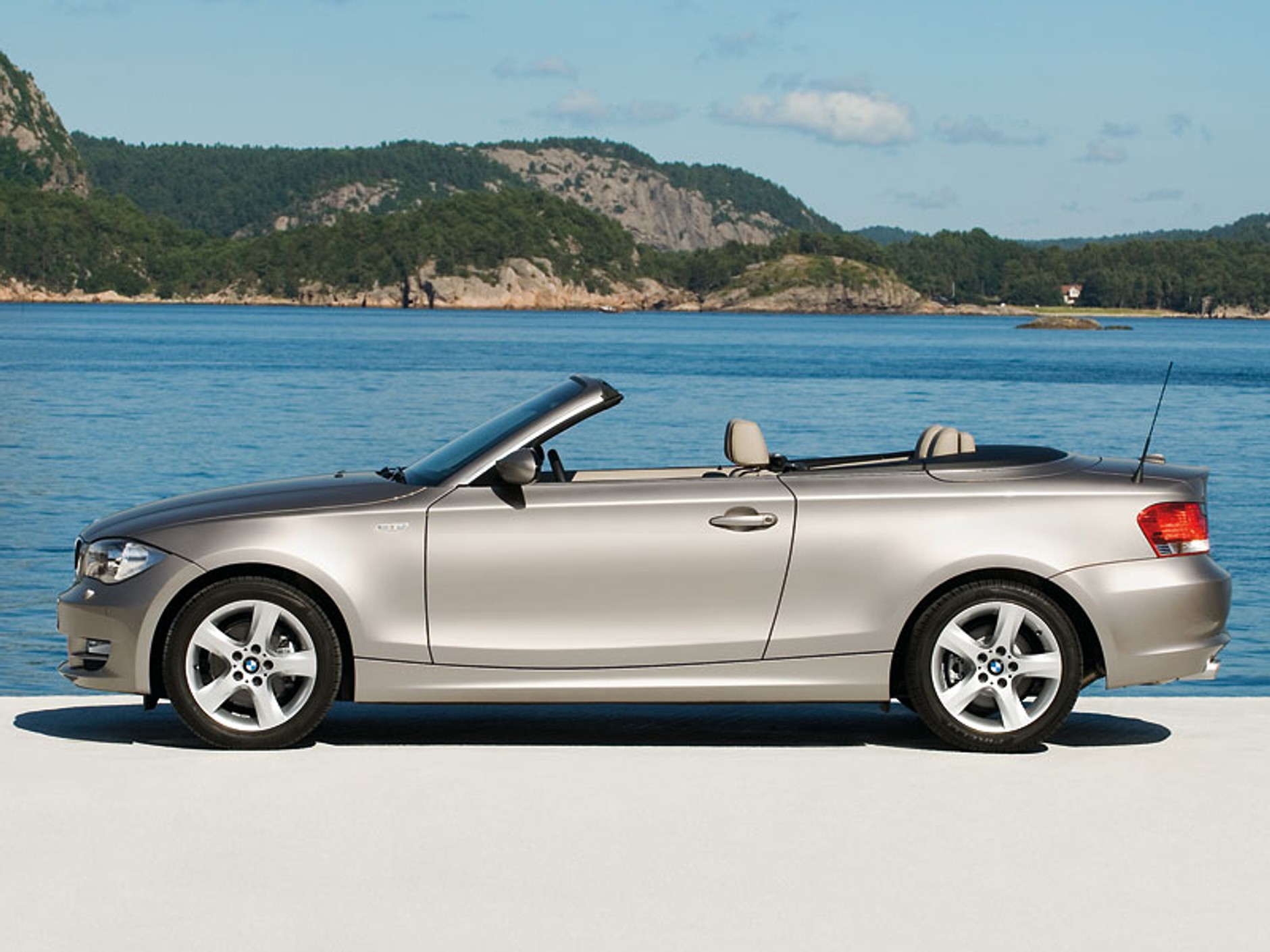 BMW 1 Cabrio: nowe fotografie i oficjalne informacje
