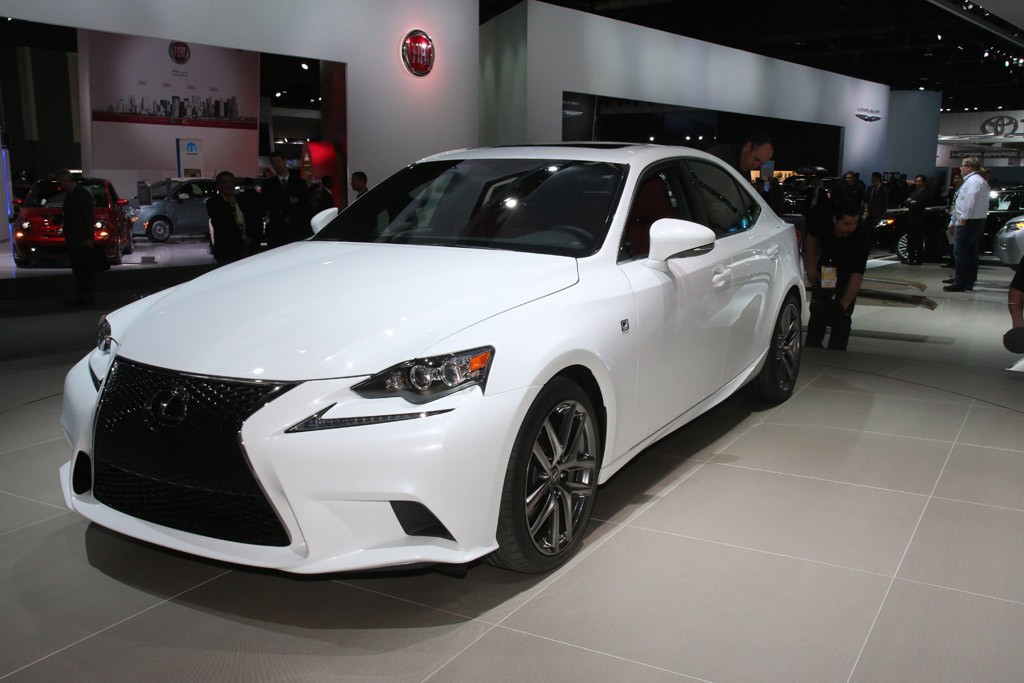 Salon samochodowy Detroit 2013: w USA idą na zakupy