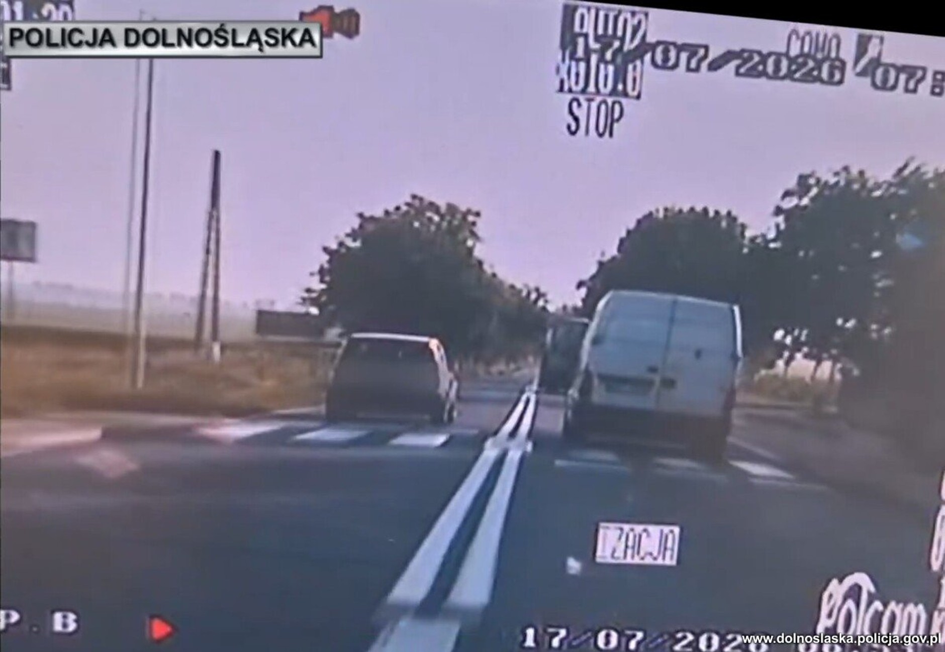 "Szaleńczy rajd" 20-latki w Nissanie. Dostała aż 25 pkt karnych i 2500 zł mandatu