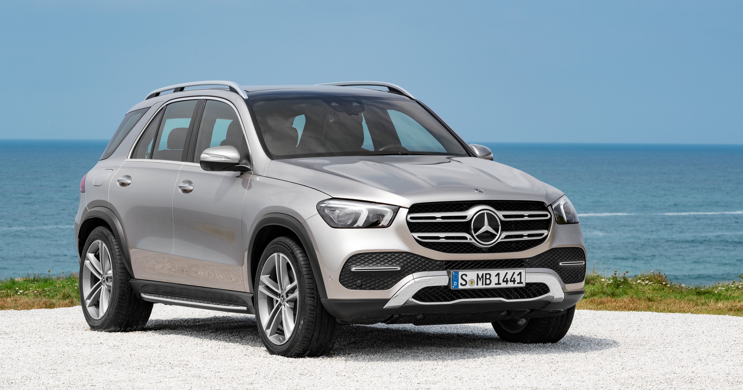 Mercedes GLE 4 generacja 2019 rok. W podobnym samochodzie doszło do fatalnego w skutkach zmiażdżenia palca