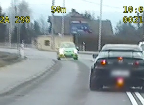 Policjanci ruszyli w pościg. Kierowca dostałby 130 punktów karnych i prawie 20 tys. zł mandatu