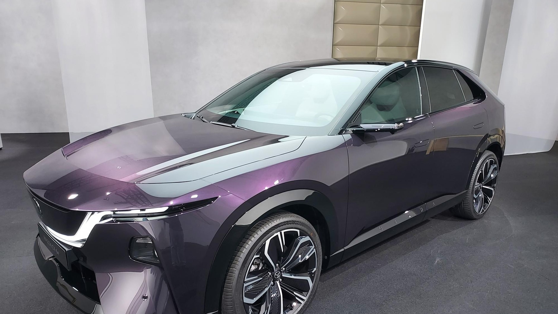 Mazda CX-6e