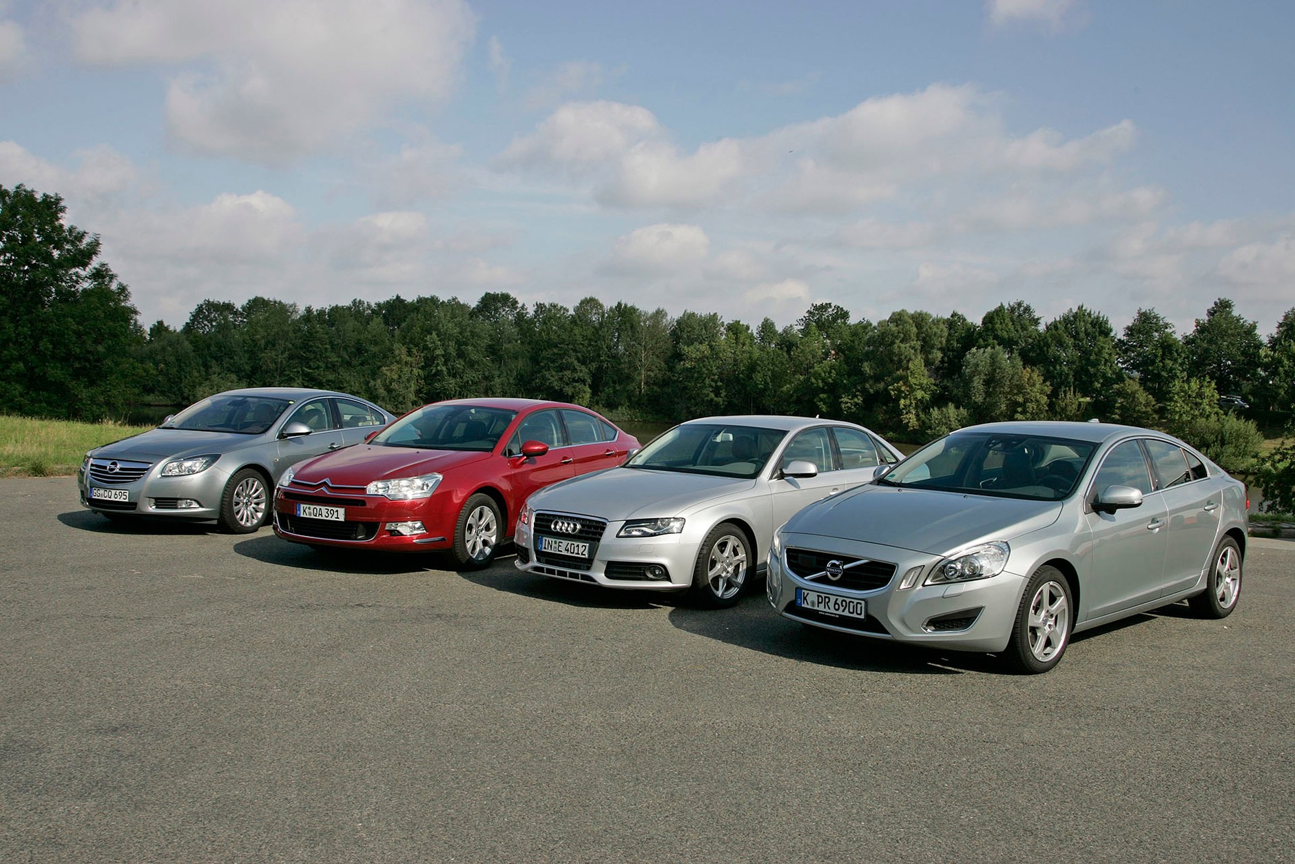 Opel Insignia kontra Citroen C5, Audi A4 i Volvo S60 - który sedan z dieslem jest lepszy?